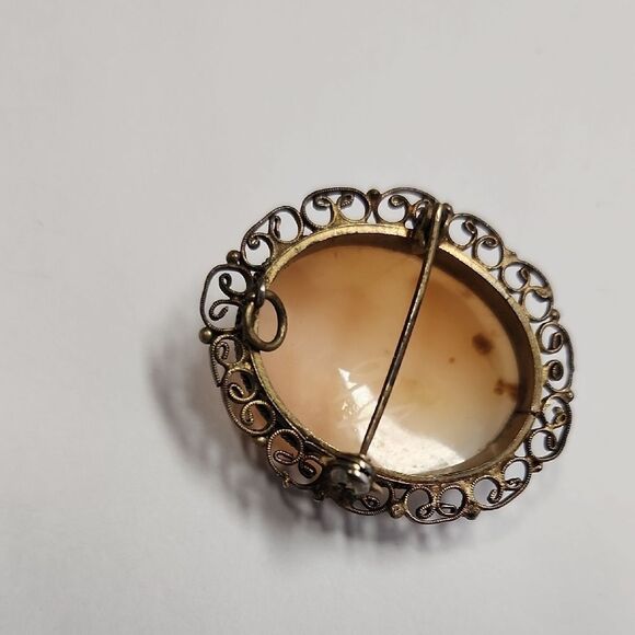 Left Facing RARE Carved Shell Cameo Brooch - Picture 4 of 8